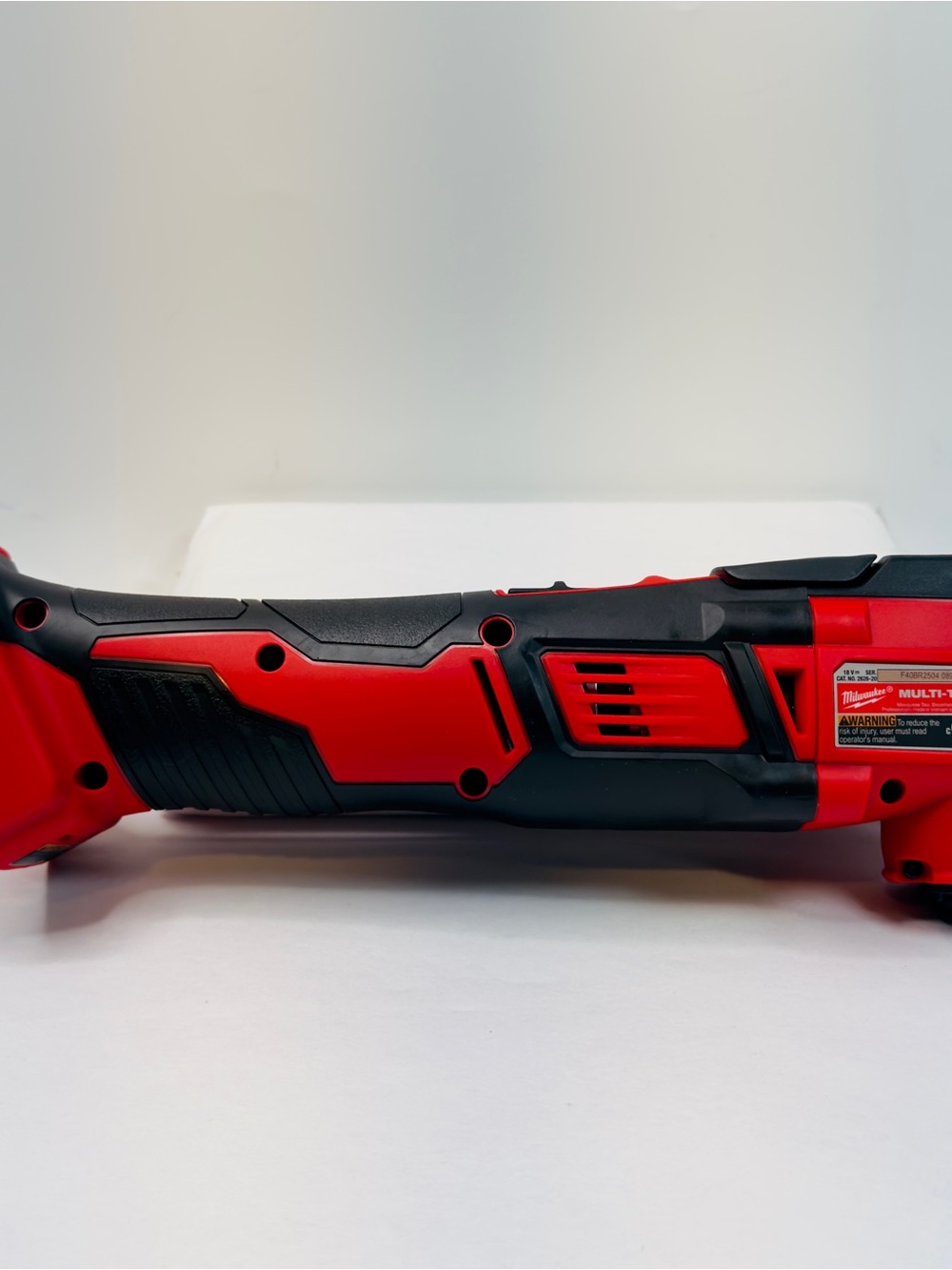 Milwaukee 2626-20 M18 18V Lithium-Ion Cordless Oscillating Tool - Picture 3 of 9